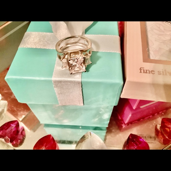 Beautiful cubic zirconia lab created never tarnish - Picture 3 of 3